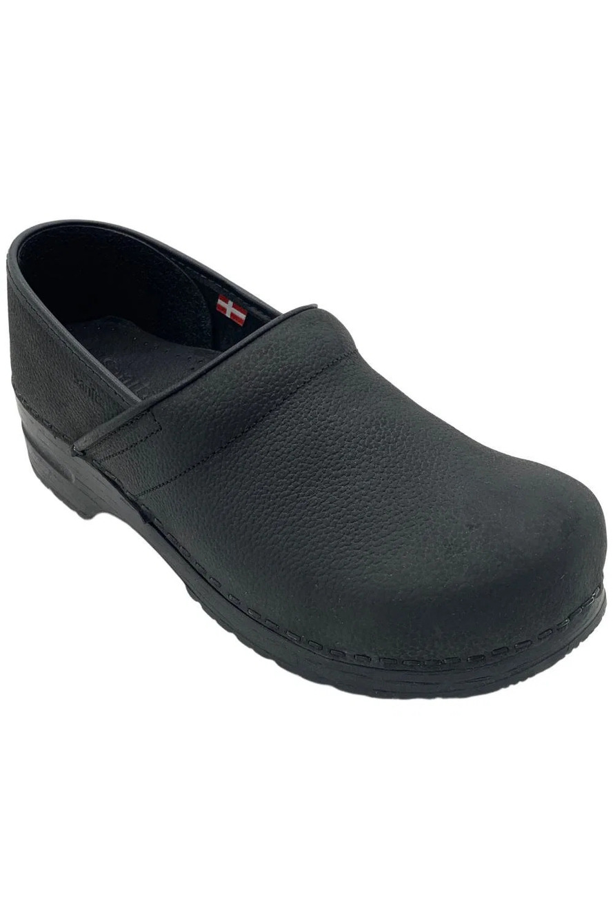 Sanita Men's Pro Textured Oil Closed Leather Clog Black - Medium